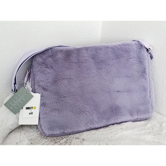 Smiley® × H&M Faux Fur Laptop Case - Picture 3 of 4